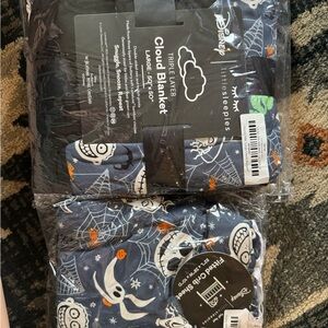 Little sleepies nightmare before Christmas Cloud Blanket and crib sheet
